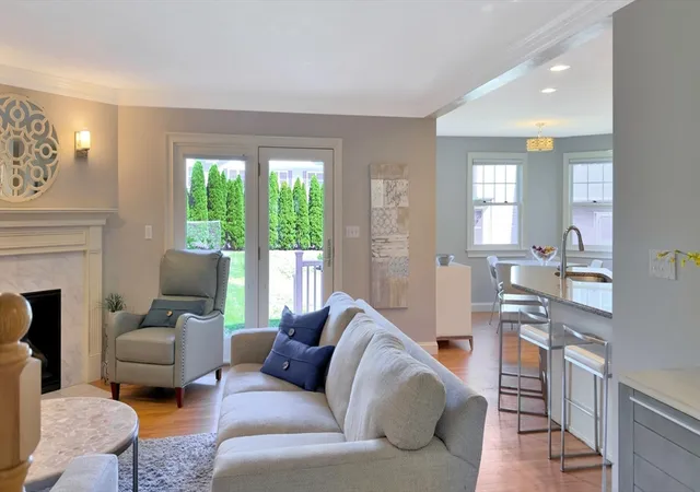 4th image of 13 Grn St, Newton, MA 02458