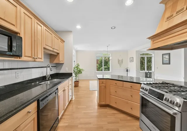 2nd image of 10 Northwood Dr #301, Sudbury, MA 01776 | MLS# 73548630