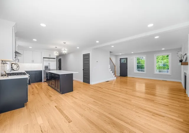 5th image of 212 St Louis Avenue, Woonsocket, RI 02895 | MLS# 73522904