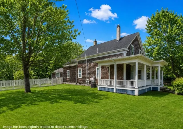 Homes for sale in South Dartmouth, MA | 774 Dartmouth St, South Dartmouth, MA 02748 | MLS# 73544042