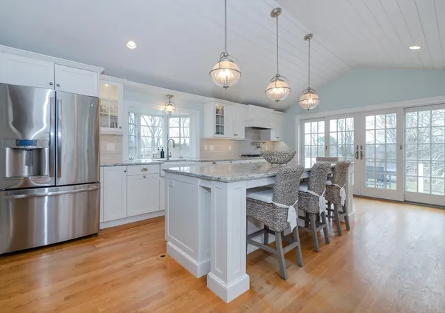 Homes for sale in South Dartmouth, MA | 774 Dartmouth St, South Dartmouth, MA 02748 | MLS# 73544042