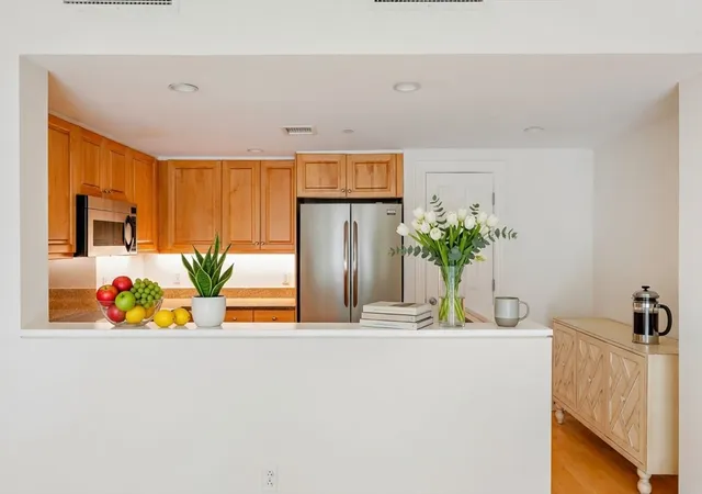 Homes for sale in Boston, MA | 10 Bowdoin St, Boston, MA 02114