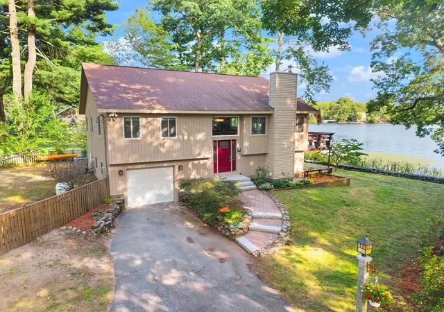 1st image of 4 Minot Ave, Chelmsford, MA 01824 | MLS# 73566206