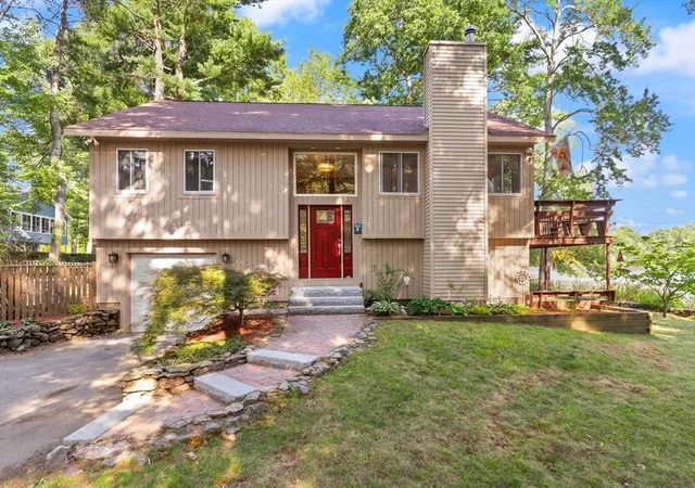 2nd image of 4 Minot Ave, Chelmsford, MA 01824 | MLS# 73566206