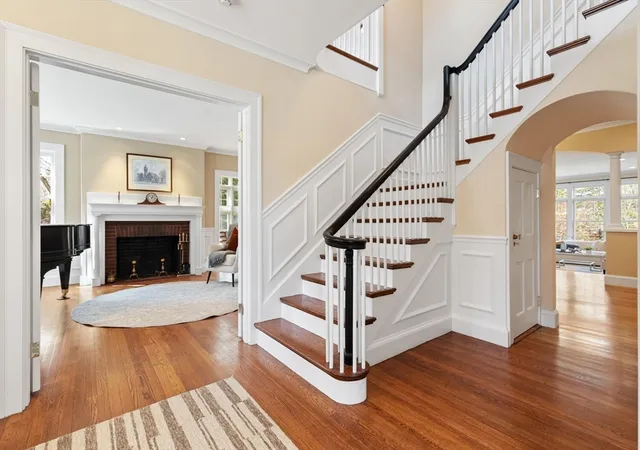2nd image of 209 Waltham St, Lexington, MA 02421 | MLS# 73495764