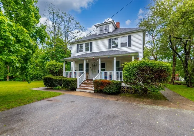 Homes for sale in Teaticket, MA | 19 Cinroc Cir, Teaticket, MA 02536