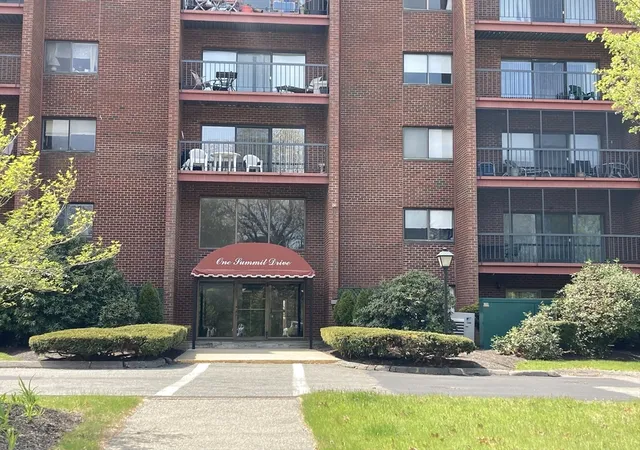 Homes for sale in Reading, MA | One Summit Dr #57, Reading, MA 01867 | MLS# 73537133