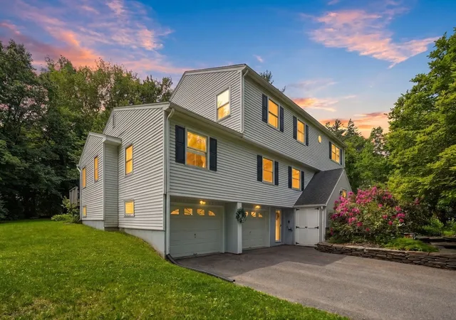 Homes for sale in Amherst, MA | 189 Pondview Dr, Amherst, MA 01002 | MLS# 73526180