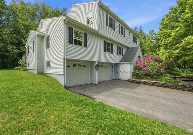 Homes for sale in Amherst, MA | 189 Pondview Dr, Amherst, MA 01002 | MLS# 73526180