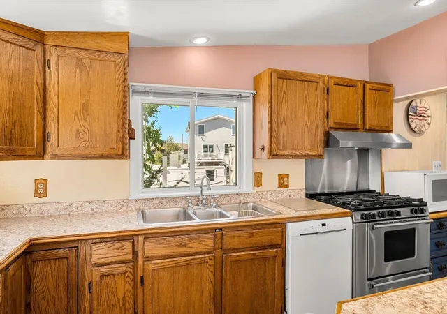 4th image of 10 70Th Street, Newburyport, MA 01950 | MLS# 73556233