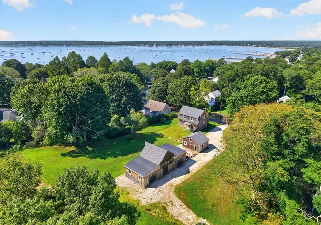 1st image of 4 Oakland St, Mattapoisett, MA 02739 | MLS# 73566840