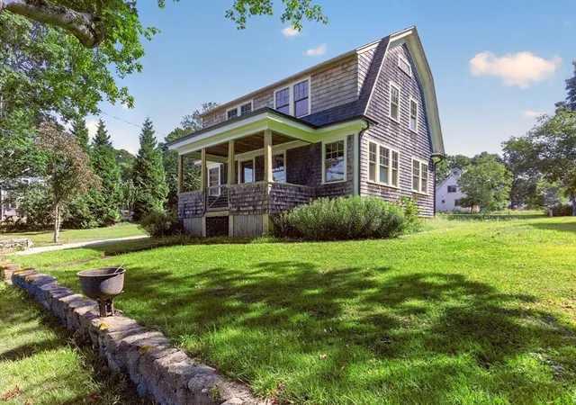 5th image of 4 Oakland St, Mattapoisett, MA 02739 | MLS# 73566840