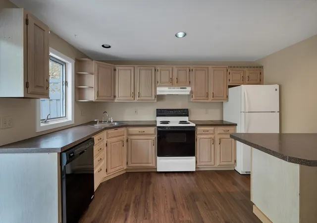 Photo 3 of Sale Pending at 69 Birch Glen Dr #12, Bennington, NH 03442 | MLS# 73556179 | Listing updated on 2026-10-01