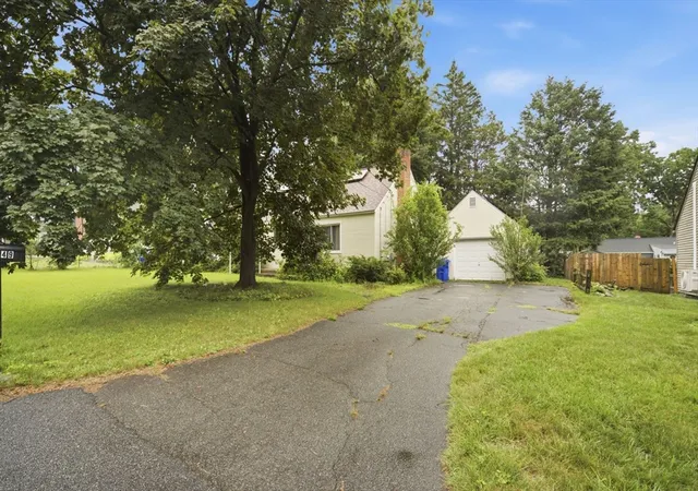 Photo 2 of Single family home for sale at 149 Old Farm Rd, Springfield, MA 01119 | MLS# 73548132 | Listing updated on 2026-08-15