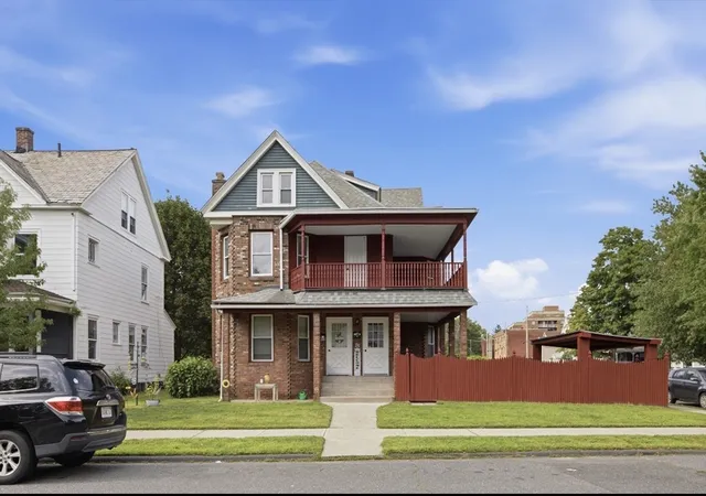 1st image of 26 Washington Ave, Holyoke, MA 01040 | MLS# 73564717