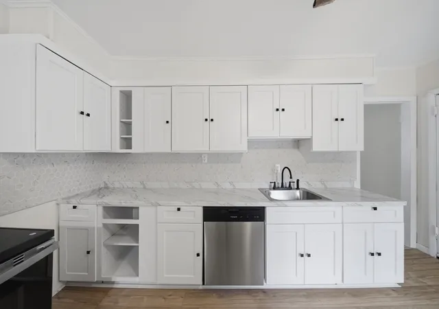 Listing Photo 5 - Condo for sale in building located at 26 Washington Ave, Holyoke, MA 01040