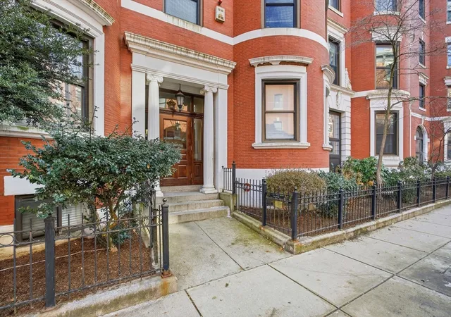 Homes for sale in Boston, MA | 96 Gainsborough St #404W, Boston, MA 02115 | MLS# 73545984