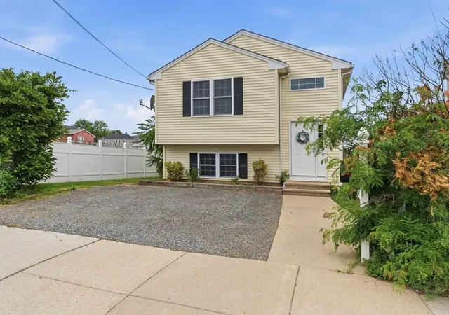 1st image of 105 Lawrence St, Fall River, MA 02721 | MLS# 73542725