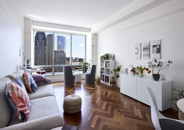 3rd image of The Ritz-Carlton Residences, Boston, MA 02111