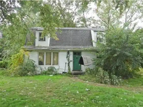 Photo 1 of Single family home for sale at 7 Linden St, Oxford, MA 01540 | MLS# 73589571 | Listing updated on 2026-10-22