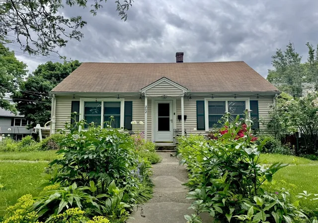 Homes for sale in Marblehead, MA | 262 W Shore Dr, Marblehead, MA 01945 | MLS# 73527716