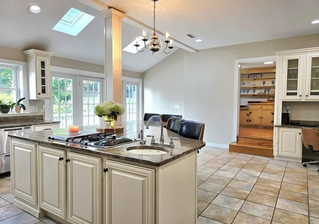 4th image of 259 Salisbury St, Holden, MA 01520 | MLS# 73556872