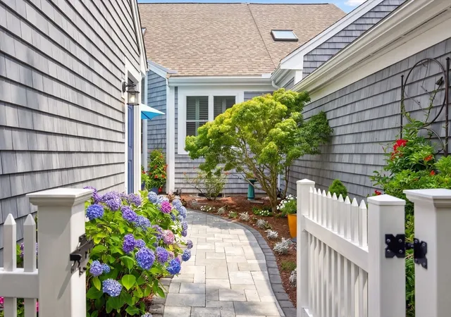 2nd image of 78 Holbeck Corner, Plymouth, MA 02360