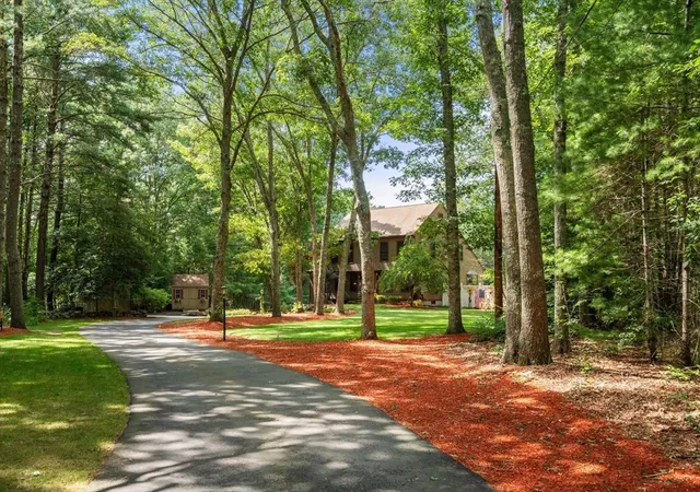 Photo 3 of Sale Pending at 14 Woodview Dr, Lakeville, MA 02347 | MLS# 73568429 | Listing updated on 2026-09-10