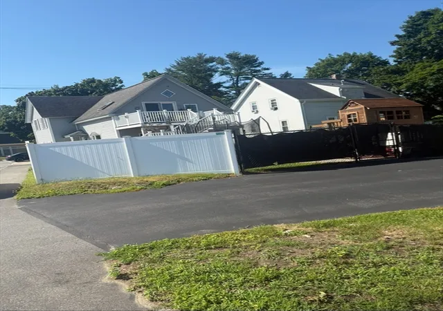 29th image of 215 Winthrop St, Taunton, MA 02780 | MLS# 73547819