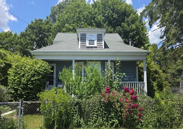 Homes for sale in New Bedford, MA | 39 Frederick Street, New Bedford, MA 02744 | MLS# 73546621