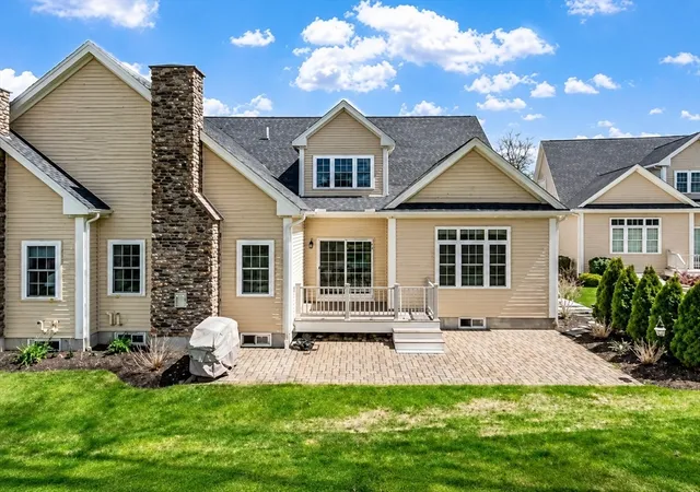 Homes for sale in Sutton, MA | 77 Fairway View Dr #77, Sutton, MA 01590 | MLS# 73549013