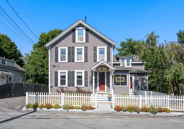 1st image of 20 Curve St, Framingham, MA 01702 | MLS# 73549856