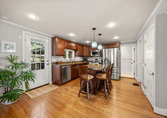 image of 20 Curve St, Framingham, MA 01702 | MLS# 73549856