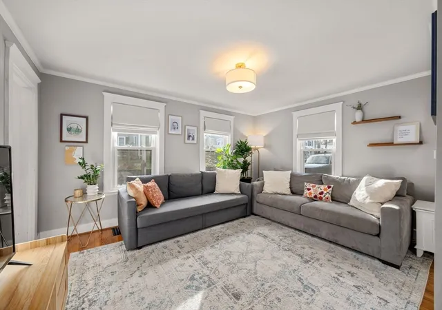 image of 20 Curve St, Framingham, MA 01702 | MLS# 73549856