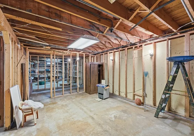 35th image of 94 Causeway St, Fitchburg, MA 01420 | MLS# 73552539