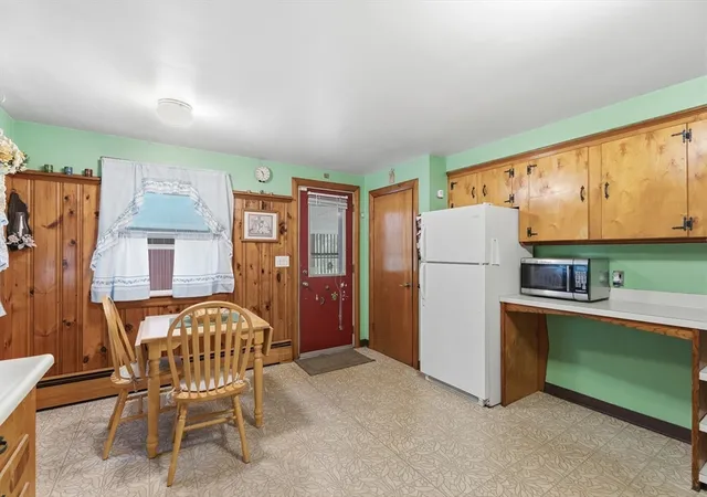 4th image of 94 Causeway St, Fitchburg, MA 01420 | MLS# 73552539