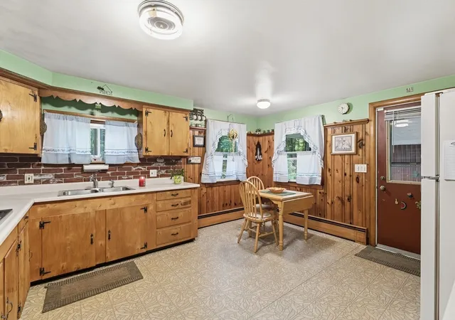 5th image of 94 Causeway St, Fitchburg, MA 01420 | MLS# 73552539