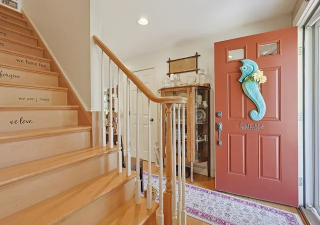 2nd image of 119 North St, Mattapoisett, MA 02739 | MLS# 73545357