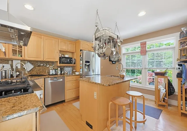 3rd image of 119 North St, Mattapoisett, MA 02739 | MLS# 73545357