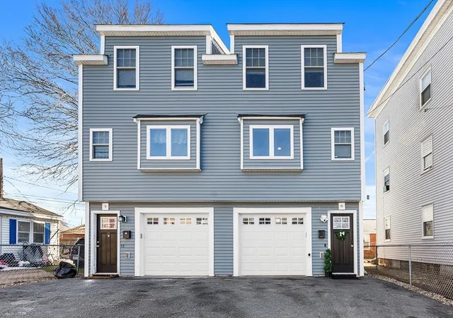 Homes for sale in Peabody, MA | 18 1/2 Dalton Ct, Peabody, MA 01960 | Houzeo