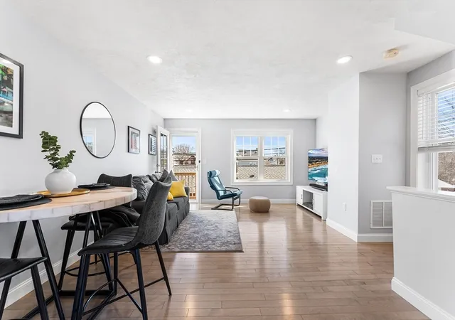 Homes for sale in Peabody, MA | 18 1/2 Dalton Ct #18 1/2, Peabody, MA 01960 | MLS# 73531596