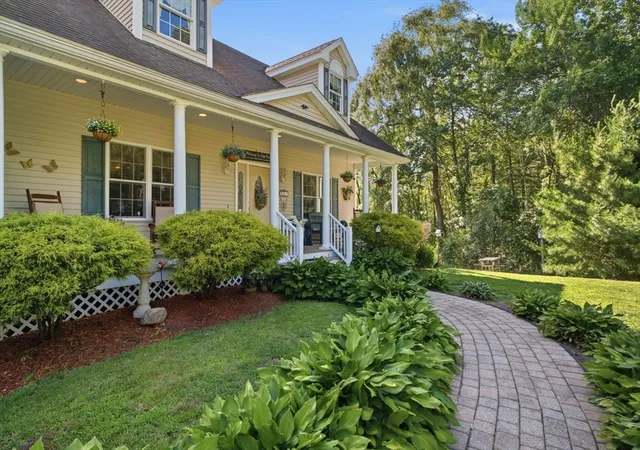 3rd image of 33 Park Ter, Dracut, MA 01826 | MLS# 73541686