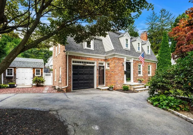 2nd image of 17 Lowell St, Andover, MA 01810 | MLS# 73565722