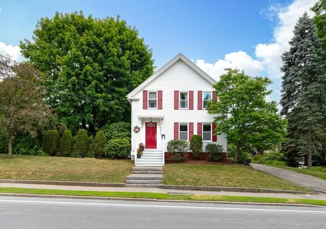 1st image of 276 Salem St, Wakefield, MA 01880 | MLS# 73546335