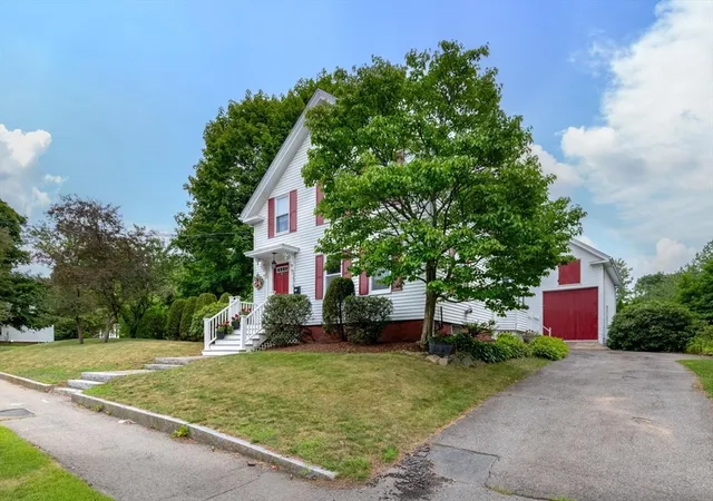 2nd image of 276 Salem St, Wakefield, MA 01880 | MLS# 73546335