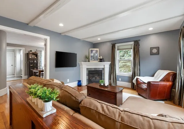 4th image of 276 Salem St, Wakefield, MA 01880 | MLS# 73546335