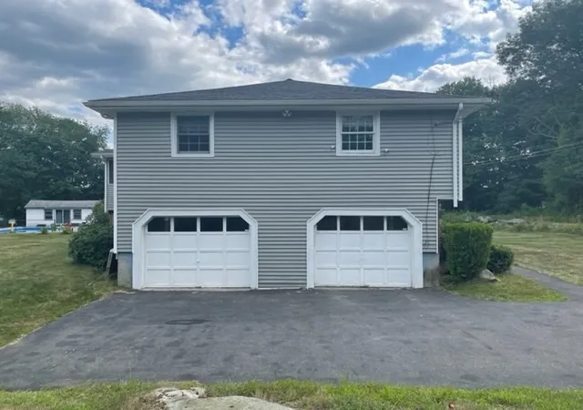 Photo 3 of Sale Pending at 511 Trull Rd, Tewksbury, MA 01876 | MLS# 73564930 | Listing updated on 2026-09-03
