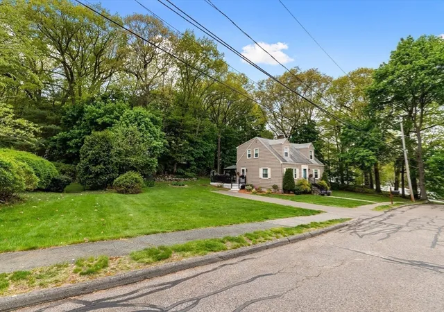 Homes for sale in Woburn, MA | 31 Hiawatha Rd, Woburn, MA 01801 | MLS# 73534129