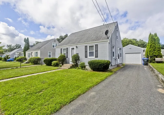 Photo 3 of Sale Pending at 140 Winton St, Springfield, MA 01118 | MLS# 73561028 | Listing updated on 2026-09-02