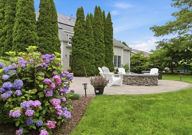 3rd image of 43 White Cliffs Dr, Plymouth, MA 02360 | MLS# 73565163
